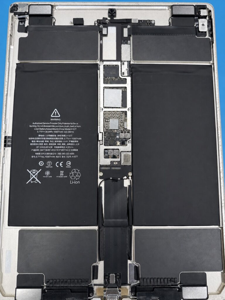 iPad Pro A1584 更換電池後重新安裝內部組件