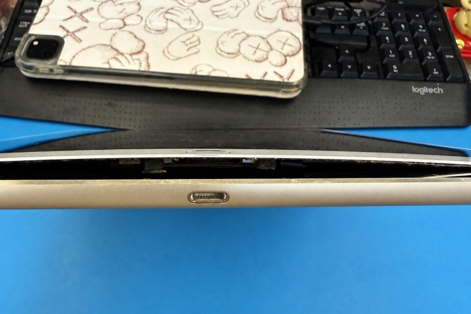 iPad Pro 12.9 第一代 A1584 電池發脹維修｜電量亂跳、屏幕被頂起