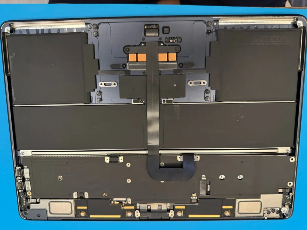 MacBook Air A2681 鍵盤及觸控板維修後完成復裝