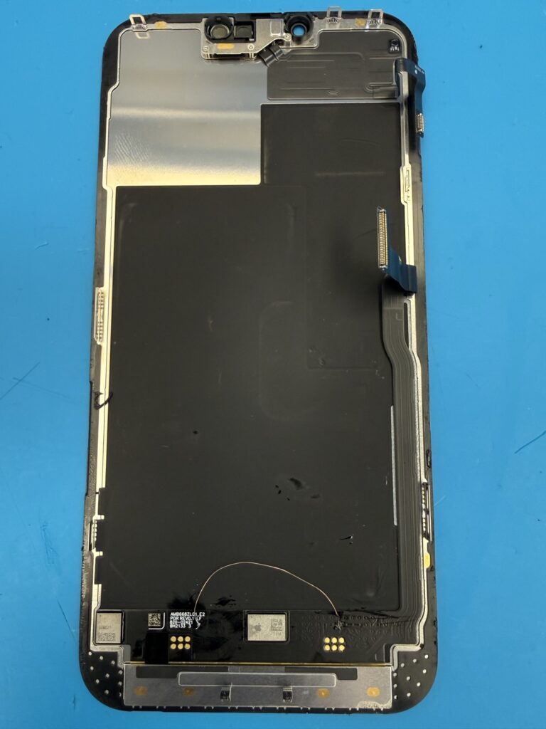 iPhone 13 Pro Max 白屏飛線修復完成特寫
