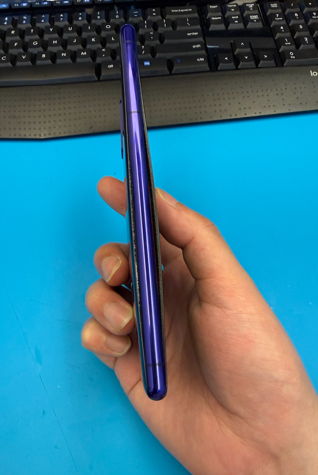 Sony Xperia 1 更換電池後左側機身邊緣實拍
